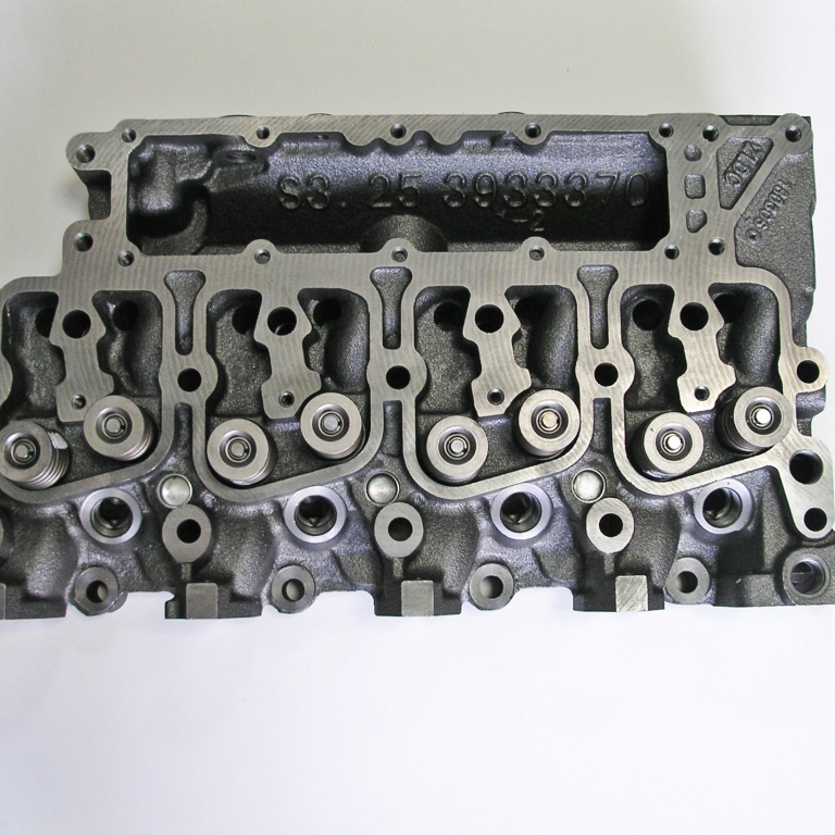 Головка в сборе Komatsu PW130 ( S4D102E-1 )